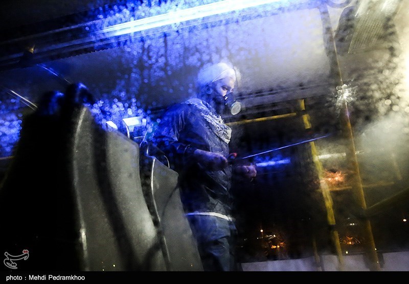 ضد عفونی کردن ناوگان اتوبوسرانی اهواز توسط  گروه های جهادی طلاب