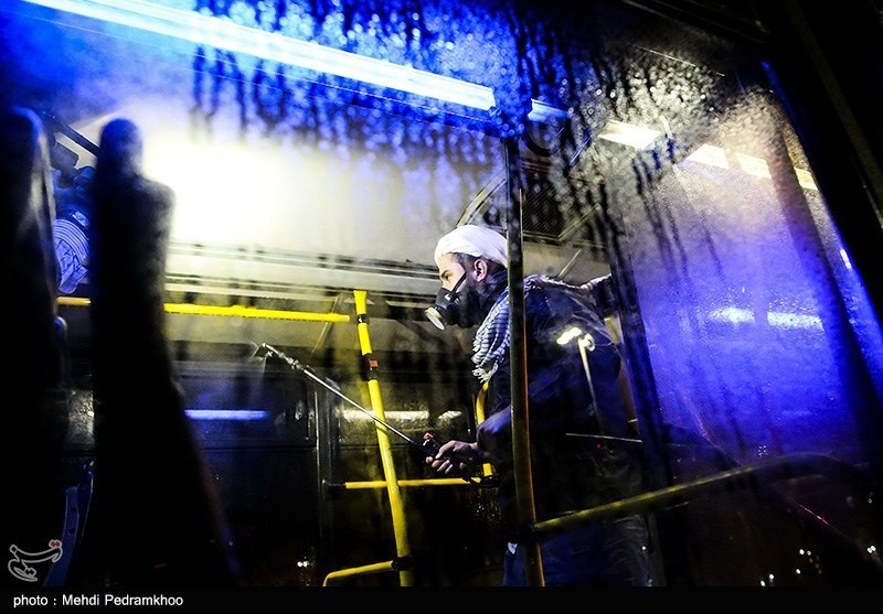 ضد عفونی کردن ناوگان اتوبوسرانی اهواز توسط  گروه های جهادی طلاب