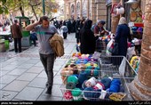 مغازه و فروشگاه های متعدد ابزار آلات و کاموا باعث شده به یک مرکز فروش این اقلام  تبدیل شود