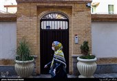 خانه مینایی مربوط به دوره ناصری است و در خیابان ولی عصر (عج) قرار دارد که یکی از بناهای تاریخی و دیدنی این محله محسوب می شود.