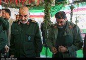 حضور سردار سرلشکر حسین سلامی و سردار حسین معروفی  فرمانده جدید سپاه ثارالله استان کرمان در گلزار شهدای کرمان 