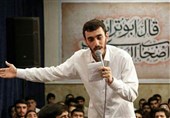 مولودی‌خوانی "مهدی رسولی" در مدح پیامبر(ص) و امام صادق (ع)