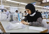 فعالیت زنان و نیروی کار ایرانی در کارخانه تولید ماسک در روزهای کرونایی