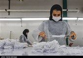 فعالیت زنان و نیروی کار ایرانی در کارخانه تولید ماسک در روزهای کرونایی