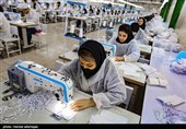 فعالیت زنان و نیروی کار ایرانی در کارخانه تولید ماسک در روزهای کرونایی