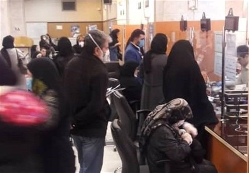 چرا بانک‌ها تعطیل نمی‌شوند؟/ بانک‌های باز، دلیل مهم شلوغی خیابان‌ها/ بانک وقتی باز است، نمی‌تواند چک را برگشت نزند