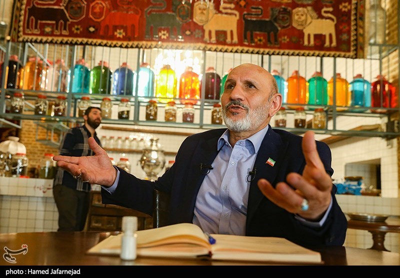 استاد حسین خیراندیش پیشکسوت طب ایرانی-اسلامی