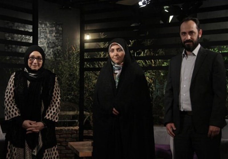 تلویزیون , شبکه دو | شبکه 2 سیمای جمهوری اسلامی ایران , شبکه های سیمای جمهوری اسلامی ایران , ماه مبارک رمضان , مجریان تلویزیون ایران , بازیگران سینما و تلویزیون ایران , کارگردانان سینما و تلویزیون ایران , ماه محرم , شبکه نسیم , برنامه تلویزیونی دورهمی , مهران مدیری , 