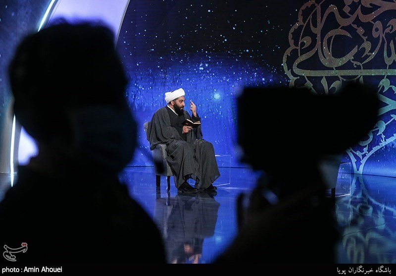 بازیگران سینما و تلویزیون ایران , تلویزیون , صدا و سیمای جمهوری اسلامی ایران , مجریان تلویزیون ایران , ماه مبارک رمضان , ویروس کرونا , شبکه های سیمای جمهوری اسلامی ایران , شبکه سه سیما ,