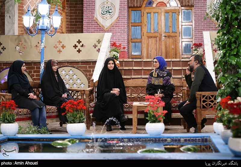 تلویزیون , صدا و سیمای جمهوری اسلامی ایران , شبکه پنج | شبکه پنج سیمای جمهوری اسلامی ایران , ماه مبارک رمضان , بازیگران سینما و تلویزیون ایران , مجریان تلویزیون ایران , 