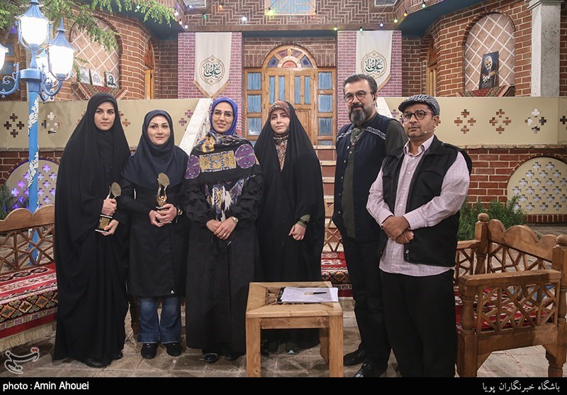 تلویزیون , صدا و سیمای جمهوری اسلامی ایران , شبکه پنج | شبکه پنج سیمای جمهوری اسلامی ایران , ماه مبارک رمضان , بازیگران سینما و تلویزیون ایران , مجریان تلویزیون ایران , 