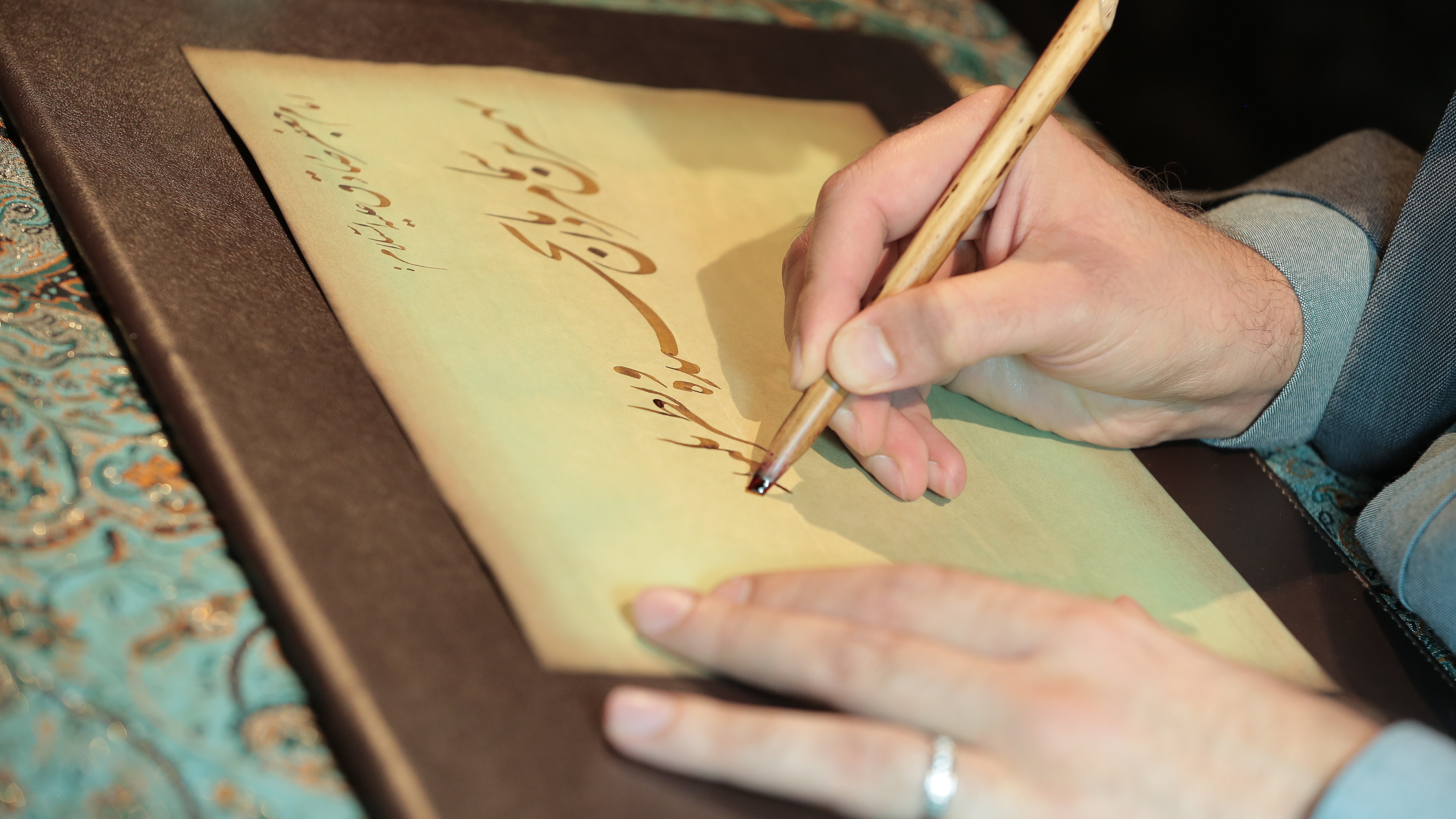 تلویزیون , صدا و سیمای جمهوری اسلامی ایران , شبکه پنج | شبکه پنج سیمای جمهوری اسلامی ایران , ماه مبارک رمضان , مجریان تلویزیون ایران , بازیگران سینما و تلویزیون ایران , سردار قاسم سلیمانی , امام رضا (ع) , امام علی (ع)| حضرت علی (ع) , 