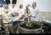 طبخ و توزیع 2000 وعده غذای گرم میان نیازمندان توسط جمعی از ورزشکاران - واوان اسلامشهر