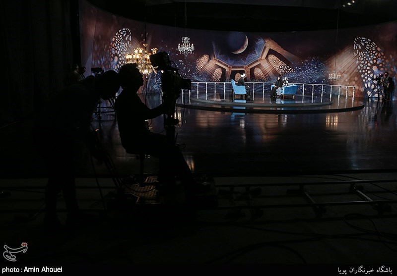 تلویزیون , صدا و سیمای جمهوری اسلامی ایران , شبکه یک , ماه مبارک رمضان , ویروس کرونا , مجریان تلویزیون ایران , بازیگران سینما و تلویزیون ایران , شبکه های سیمای جمهوری اسلامی ایران ,