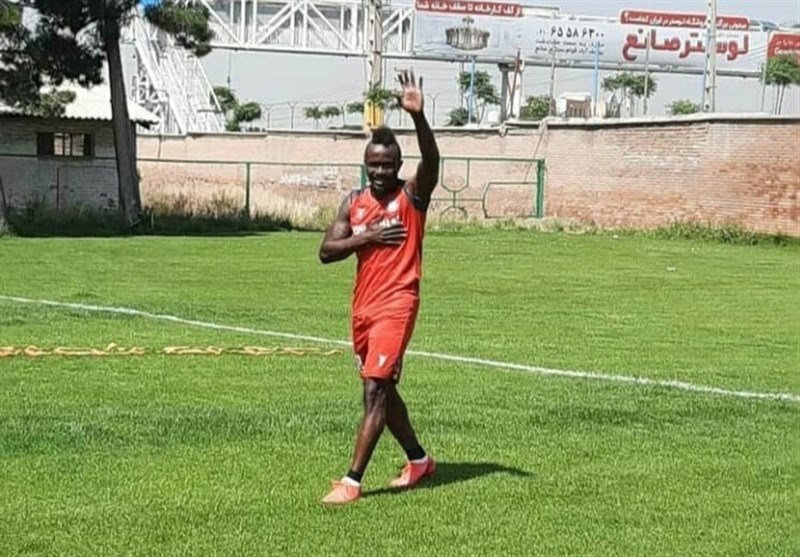 منشا: حتی یک لحظه هم به سقوط فکر نمی‌کنیم/ سپاهان برای همه تیم‌ها یک حریف خطرناک است