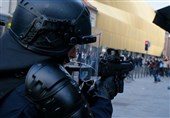فرانسه استفاده پلیس از سلاح گرم علیه شهروندان را جرم نمی‌داند