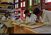 مهم‌ترین مراکز خاتم‌سازی درایران ،اصفهان و شیراز و تهران هستند که البته اکثر خاتم‌سازان در تهران اصفهانی یاشیرازی هستند.