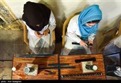 مهم‌ترین مراکز خاتم‌سازی درایران ،اصفهان و شیراز و تهران هستند که البته اکثر خاتم‌سازان در تهران اصفهانی یاشیرازی هستند.