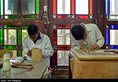 مهم‌ترین مراکز خاتم‌سازی درایران ،اصفهان و شیراز و تهران هستند که البته اکثر خاتم‌سازان در تهران اصفهانی یاشیرازی هستند.
