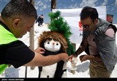 جشنواره آدم برفی‌های خوشحال با حضور خانواده ها و شهروندان تهرانی در ایستگاه 7 توچال