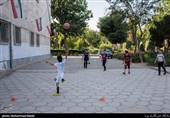 کودکان بیشتر اوقات فراغت خود را در بوستان بهاران محله وصفنارد سپری میکنند 