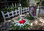 مزار زنده‌یاد محمدعلی کشاورز در قطعه هنرمندان بهشت زهرا(س)