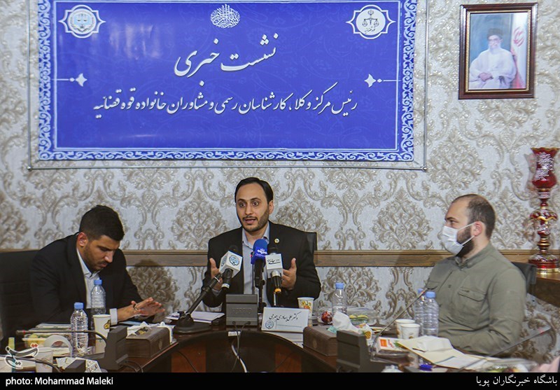 علی بهادری جهرمی رئیس مرکز وکلا ، کارشناسان رسمی و مشاوران خانواده قوه قضائیه