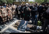 اقامه نماز بر پیکر زنده‌یاد سیروس گرجستانی بازیگر سینما و تلویزیون