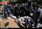 مراسم خاکسپاری پیکر زنده‌یاد سیروس گرجستانی بازیگر سینما و تلویزیون در قطعه هنرمندان بهشت زهرا(س)
