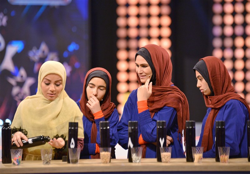 تلویزیون , مجریان تلویزیون ایران , صدا و سیمای جمهوری اسلامی ایران , شبکه نسیم , شبکه یک , 