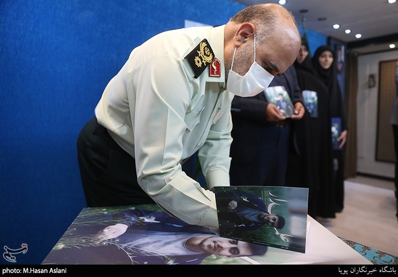 سردار حسین رحیمی فرمانده انتظامی تهران بزرگ در مراسم رونمایی از کتاب «علمدار» خاطراتی از استوار یکم شهید میلاد خسروی