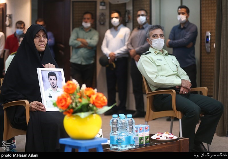 مراسم رونمایی از کتاب «علمدار» خاطراتی از استوار یکم شهید میلاد خسروی