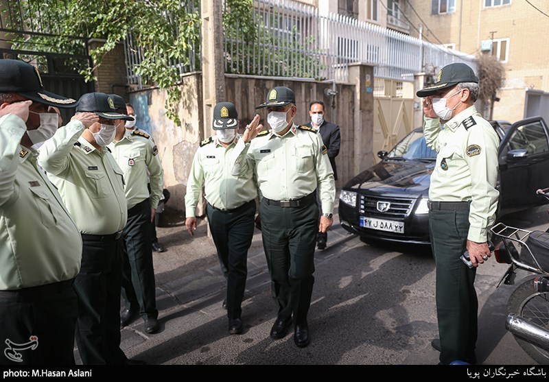 سردار حسین رحیمی فرمانده انتظامی تهران بزرگ در مراسم رونمایی از کتاب «علمدار» خاطراتی از استوار یکم شهید میلاد خسروی