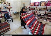 جاجیم‌ها پرز ندارند و می‌توان از هر دو روی آن استفاده کرد. کوچ‌نشینان از آن بهرهٔ زیادی می‌برند و کاربرد آن به عنوان روانداز و محافظ سرما است.