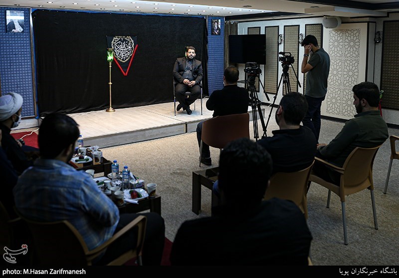 موکب تسنیم , مداحی , عزاداری , ماه محرم , امام حسین (ع) , هیئت , شعر آیینی , مهدی میرداماد , پایگاه اطلاع‌رسانی دفتر مقام معظم رهبری , 