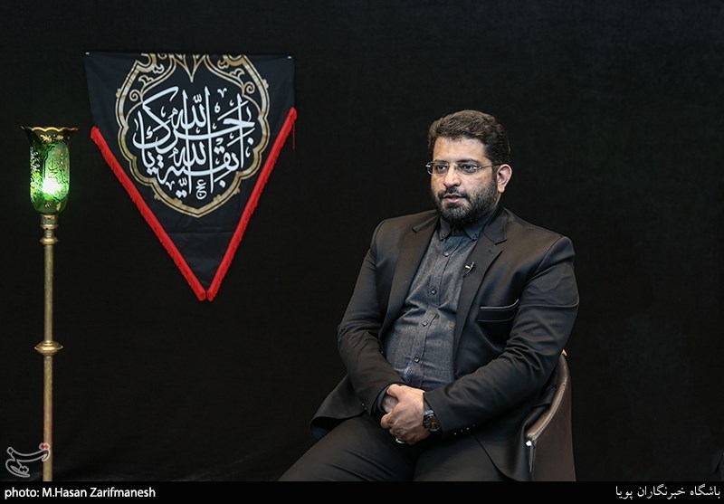 موکب تسنیم , مداحی , عزاداری , ماه محرم , امام حسین (ع) , هیئت , شعر آیینی , مهدی میرداماد , پایگاه اطلاع‌رسانی دفتر مقام معظم رهبری , 