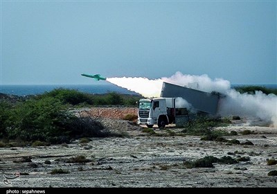 اصابت موشک های سپاه به سه نفتکش متخلف آمریکایی و انگلیسی