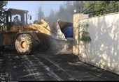 خودرو حمل چوب قاچاق در آران و بیدگل توقیف شد/آزادسازی 730مترمربع اراضی