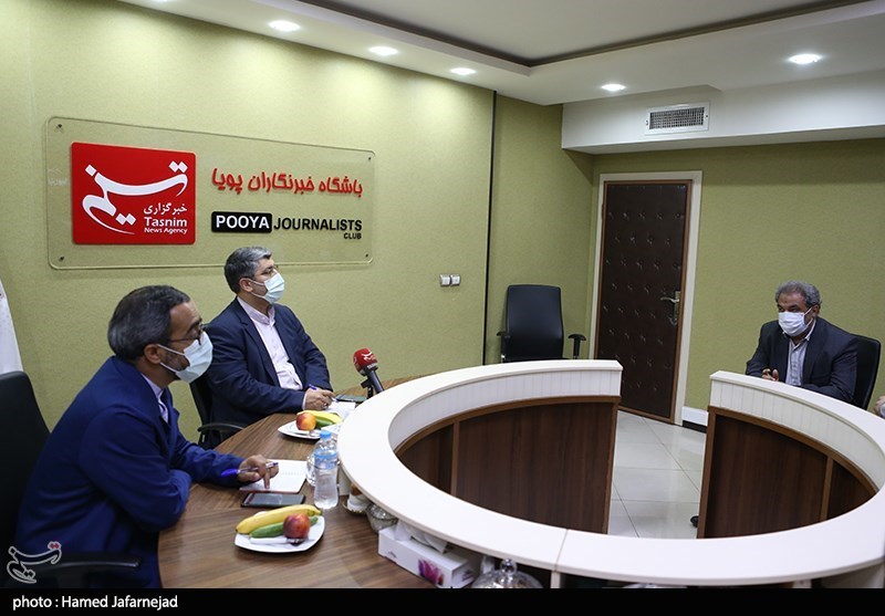 نشست بررسی مسائل اقتصادی کشور با حضور روح‌الله ایزدخواه و علی اکبر کریمی نماینده مجلس یازدهم شورای اسلامی