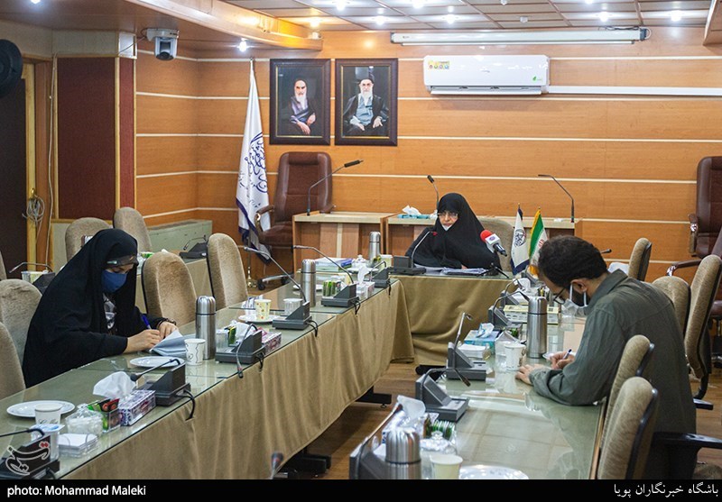 نشست خبری کبری خزعلی رئیس شورای اجتماعی فرهنگی شورای عالی انقلاب فرهنگی