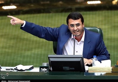 متفکرآزاد خبر داد؛  تذکر نمایندگان به وزیر ورزش درباره برخوردهای تبعیض‌آمیز در فوتبال با 36 امضا