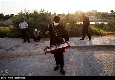 اهتزاز پرچم 200 متری یا حسین ع در پارک جزیره اهواز