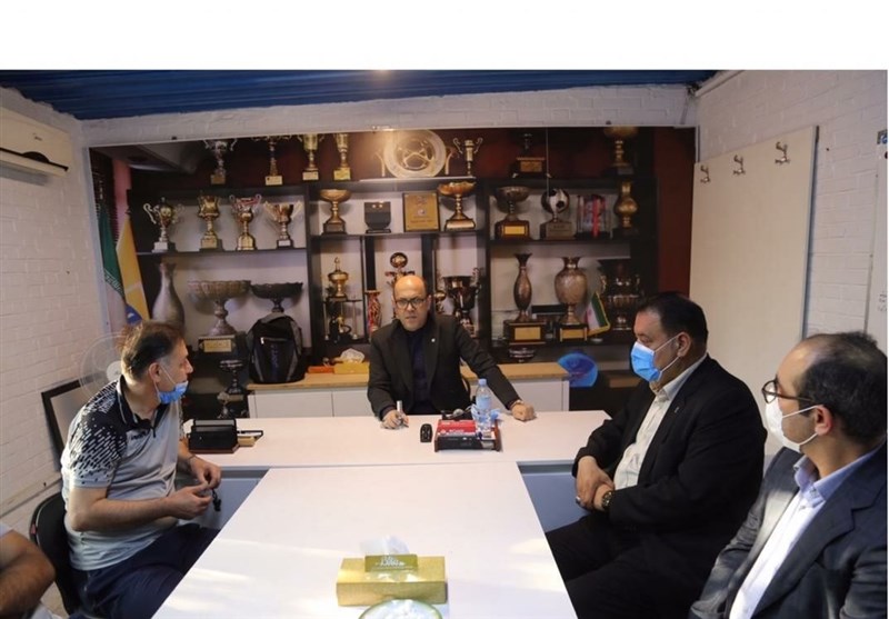 مجید نامجومطلق , تیم فوتبال استقلال , احمد سعادتمند , 