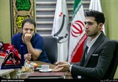 امیر عباس محمدی کوشکی سرپرست تیم اختراعات ایران و سید محمد آرین اکبری مخترع و پژوهشگر در نشست بررسی مشکلات ثبت اختراع و فعالیت مخترعین در کشور