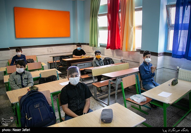 کلاس درس همراه با کرونا