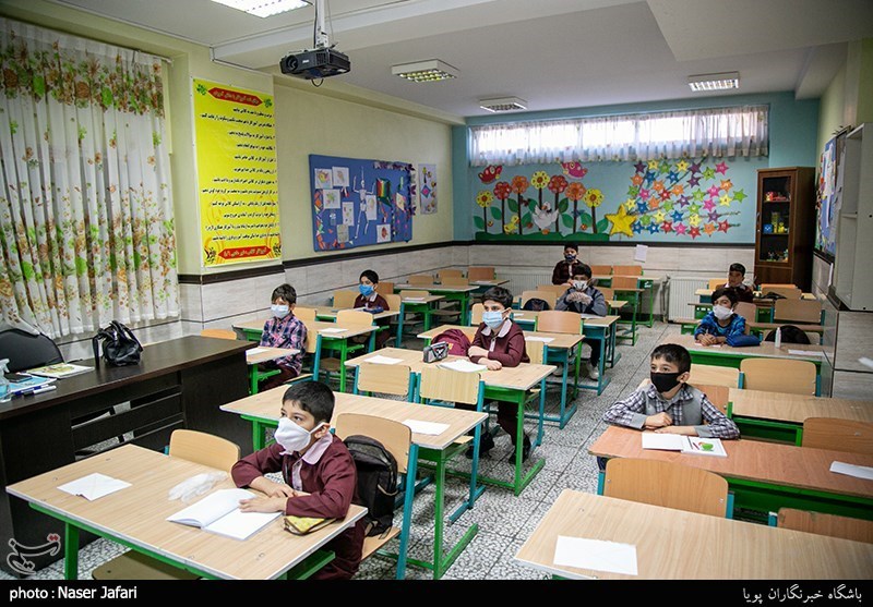 کلاس درس همراه با کرونا