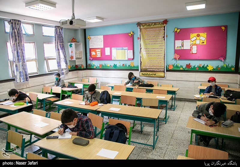 کلاس درس همراه با کرونا