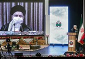 ارائه گزارش خدمت مقام معظم رهبری توسط سرلشکر محمد باقری رئیس ستاد کل نیروهای مسلح در آیین تجلیل و تکریم سراسری یک میلیون پیشکسوت دفاع مقدس و مقاومت