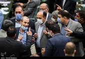 اعتراض جمعی از نمایندگان در جلسه رأی اعتماد به وزیر پیشنهادی صنعت، معدن و تجارت