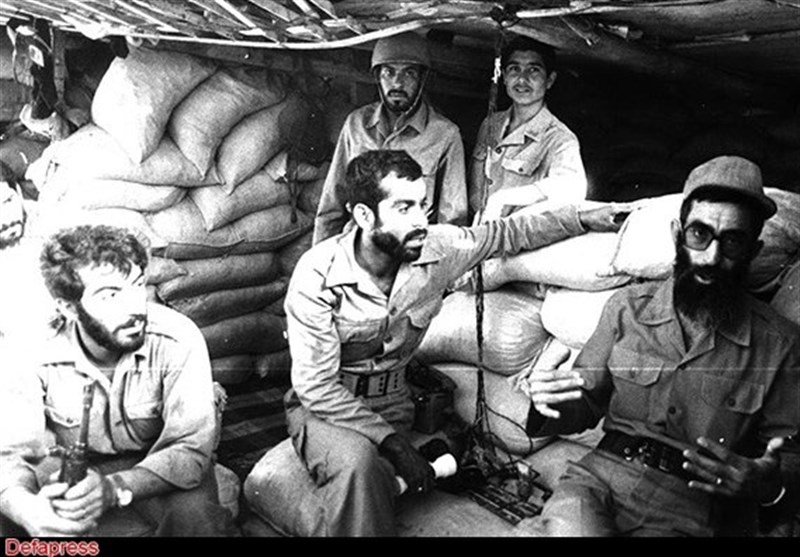 نهضت آزادی ایران , دفاع مقدس , امام خامنه‌ای , امام خمینی(ره) , آیت‌الله اکبر هاشمی رفسنجانی , 